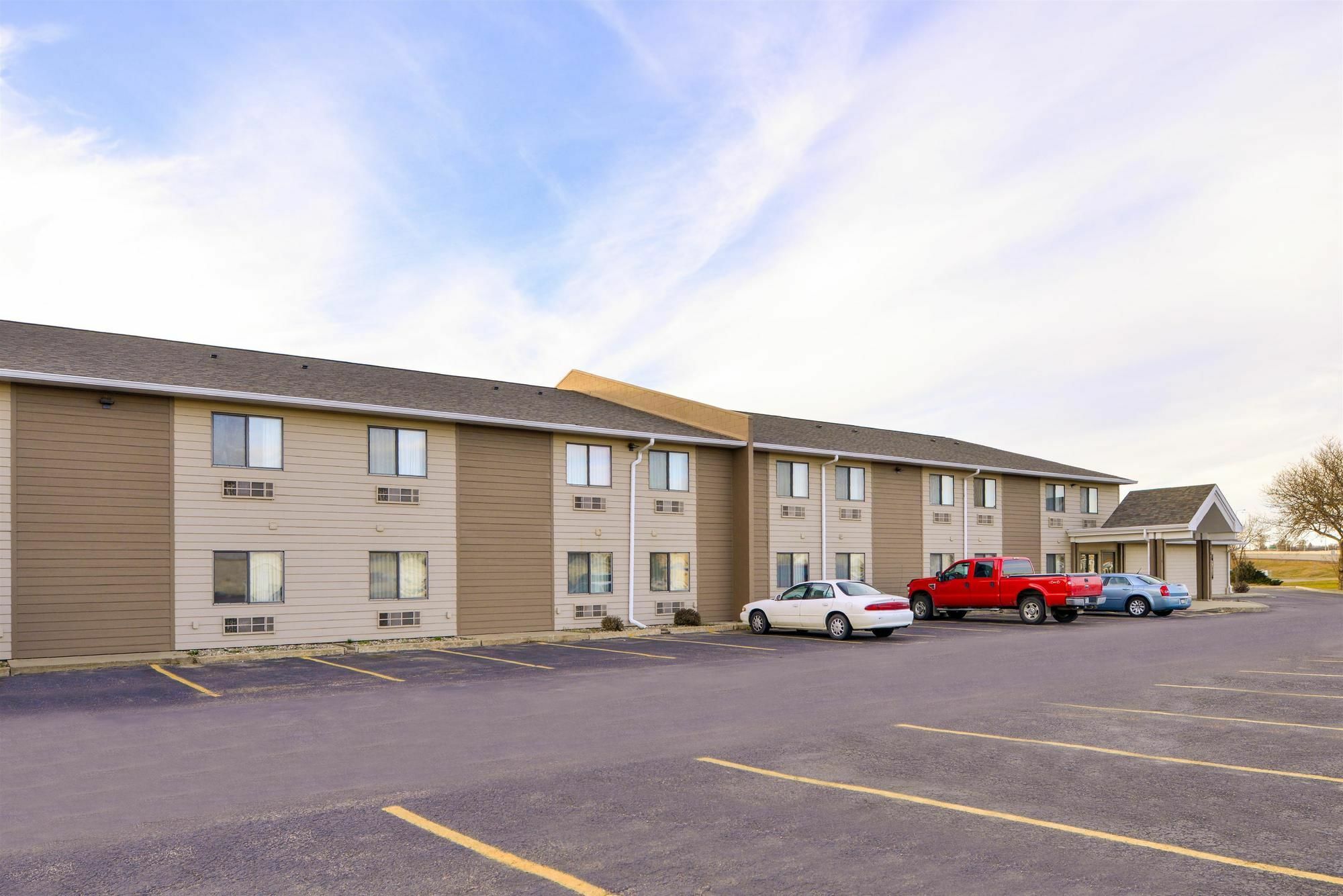 Baymont By Wyndham Sioux Falls North,I-29,Russell St, Airport Exterior foto